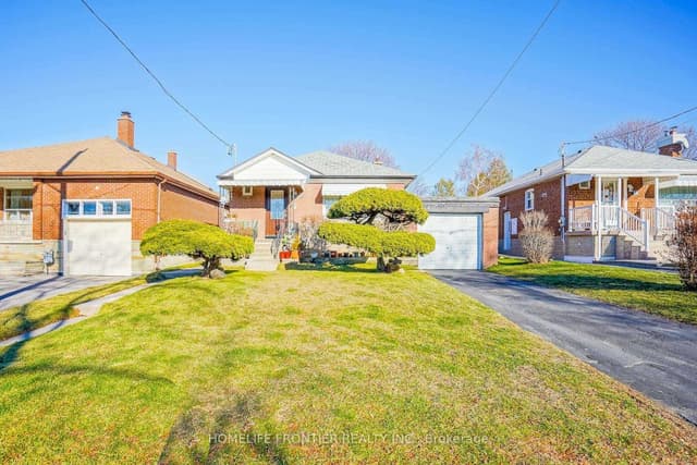 Detached at 10 Edge Park Avenue Upper, Toronto, ON M1L 2E5, Toronto E04