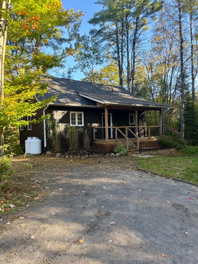 Detached at 2698 Old Muskoka Road, Huntsville, ON P0B 1M0