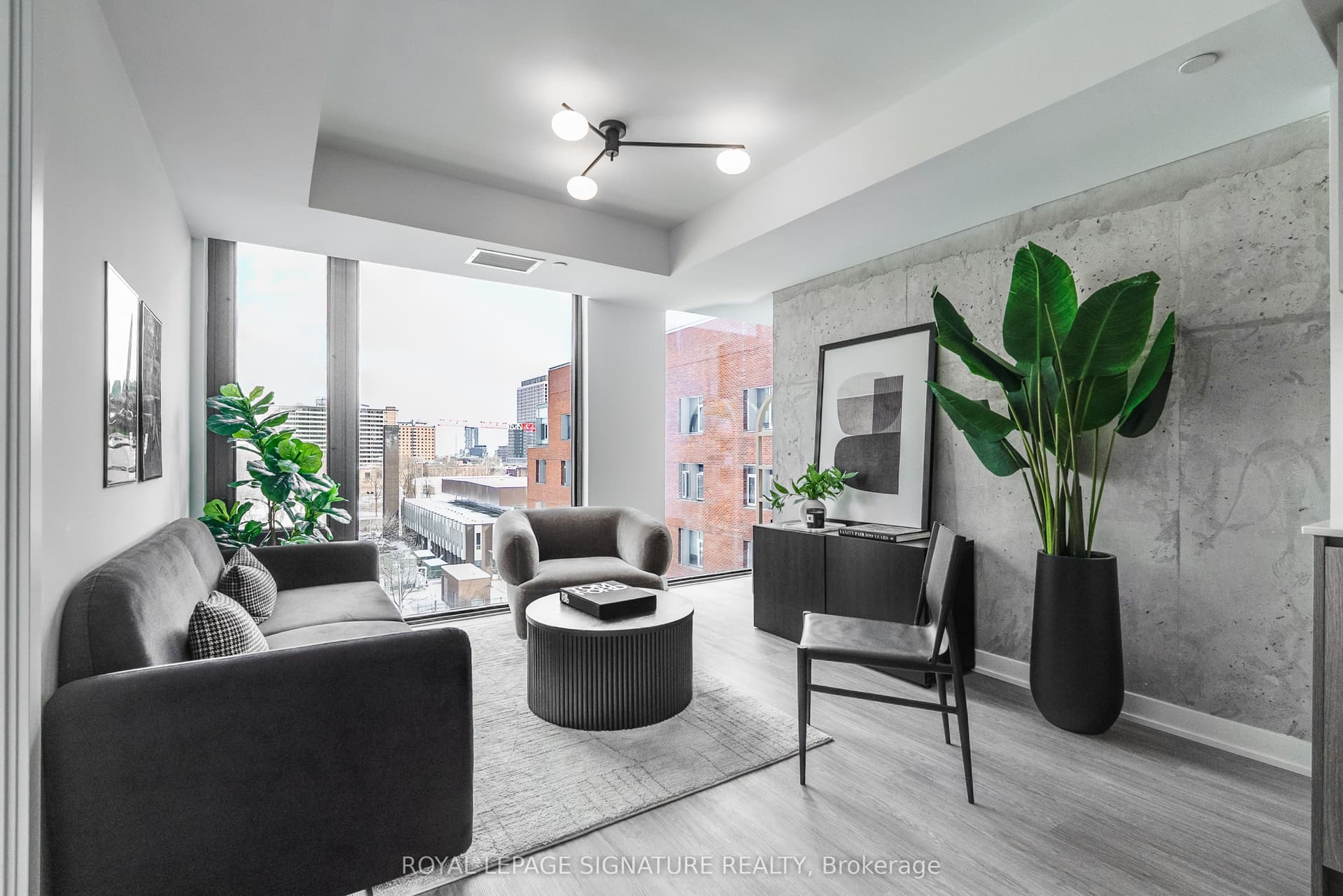 Suite 605 · Floor 6, Unit 605 · 47 Mutual St