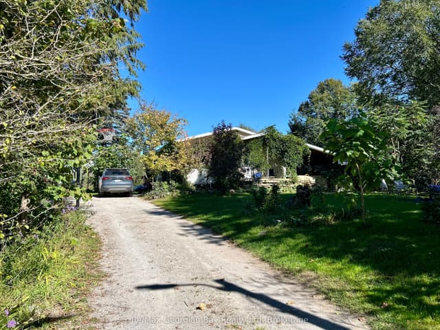 Detached at 4437 LINE 9 NORTH Line, Oro-Medonte, ON L0K 1E0