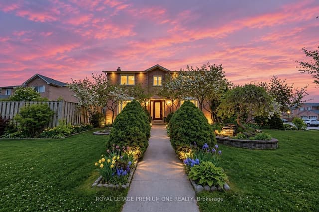 Detached at 25 Sir Lancelot Court, Caledon, ON L7E 1N3