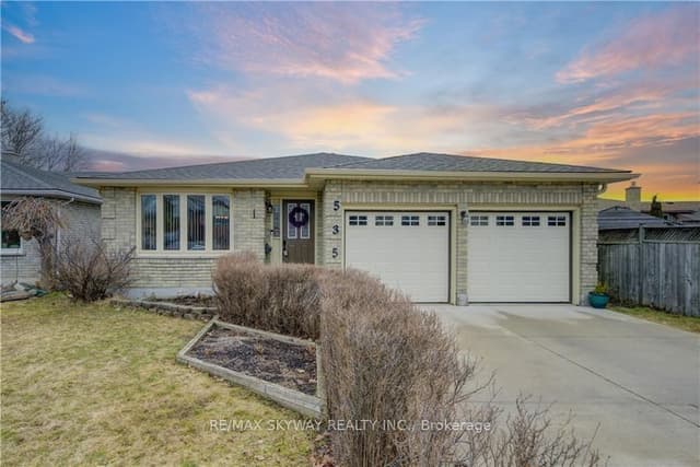 Detached at 535 Appledale Crescent UPPER, Waterloo, ON N2T 1V8