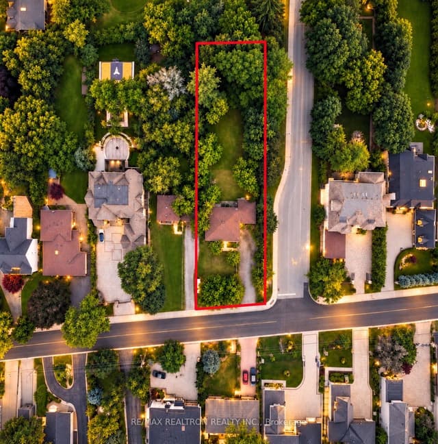 Detached at 108 Garden Avenue, Richmond Hill, ON L4C 6M1