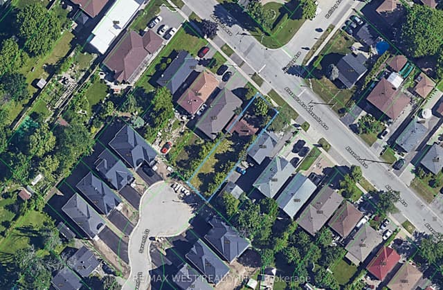 Detached at 1304 Alexandra Avenue, Mississauga, ON L5E 2A6
