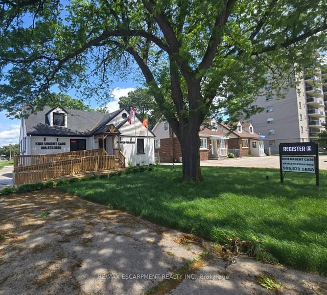 Office at 531 Queenston Road 2, Hamilton, ON L8K 1J7