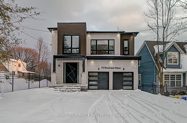 Detached at 7A Broadmead Avenue, Toronto, ON M1M 1C3, Toronto E08