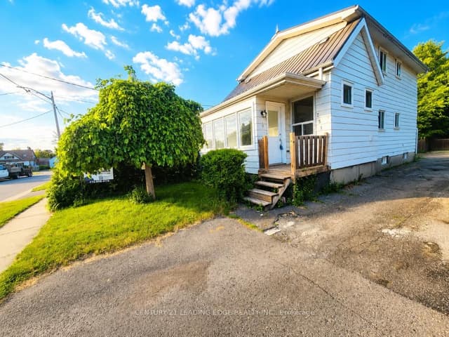 Detached at 751 Gifford Street, Oshawa, ON L1H 4W1