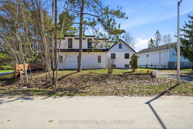 Detached at 42 Fatima Court, Wasaga Beach, ON L9Z 1K9