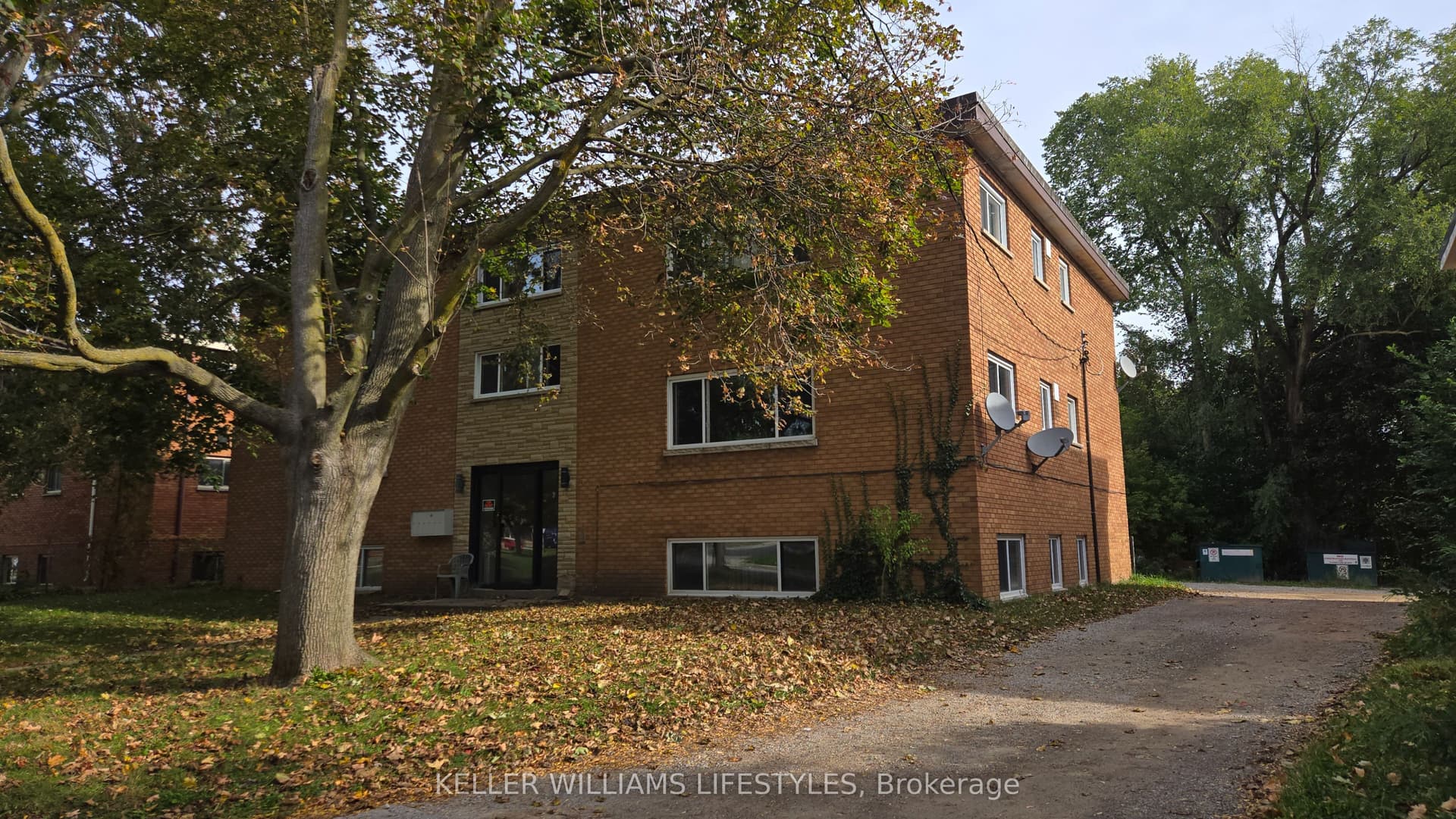 Unit 3 · 6 Balfour Pl
