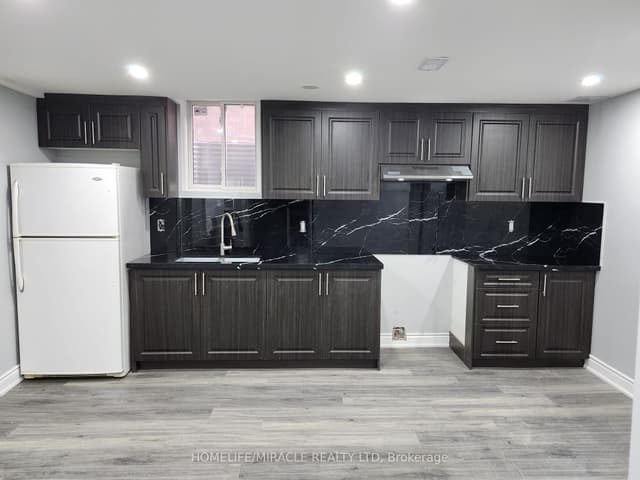 Detached at 11 Streamline Drive, Brampton, ON L6V 4S6
