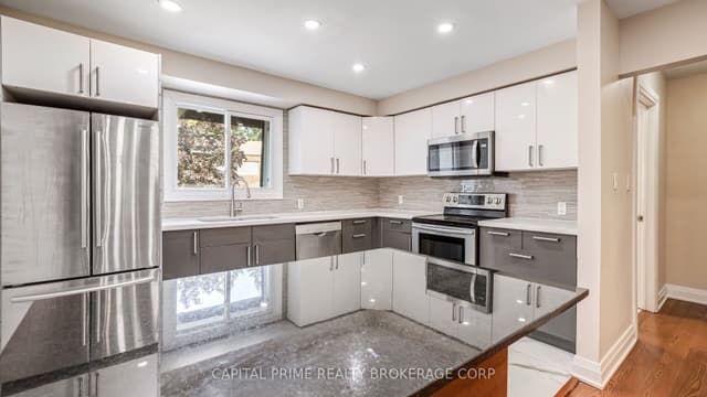 Condo Townhouse at 250 Bridletowne Circle 36, Toronto, ON M1W 2G8, Toronto E05