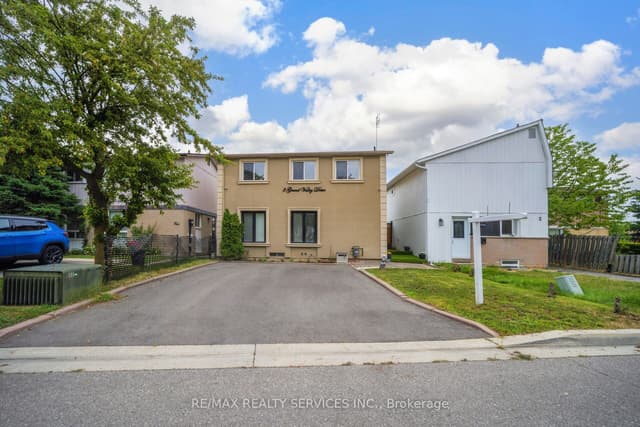 Detached at 3 Grand Valley Drive, Brampton, ON L6S 2L1