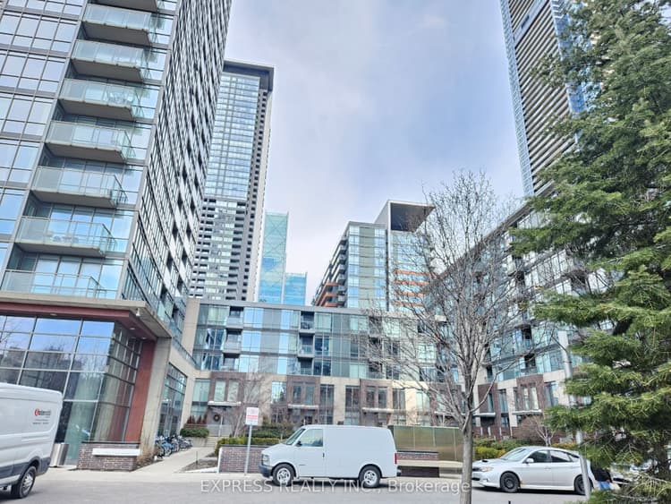 15 Fort York Boulevard
