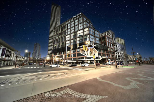 Office at 130 Queens Quay E 721, Toronto, ON M5A 3Y5, Toronto C08