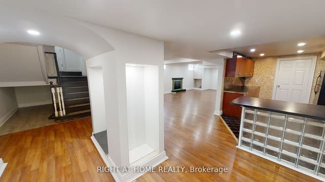 Detached at 31 Northgate Crescent E, Richmond Hill, ON L4B 2K8