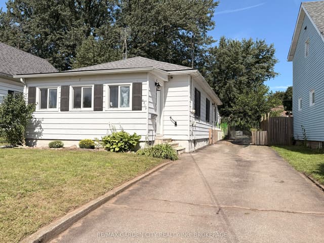 Detached at 6375 CULP Street, Niagara Falls, ON L2G 2C2