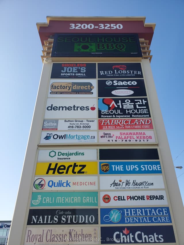Office at 3200 Dufferin Street 503, Toronto, ON M6A 2T3, Toronto W04