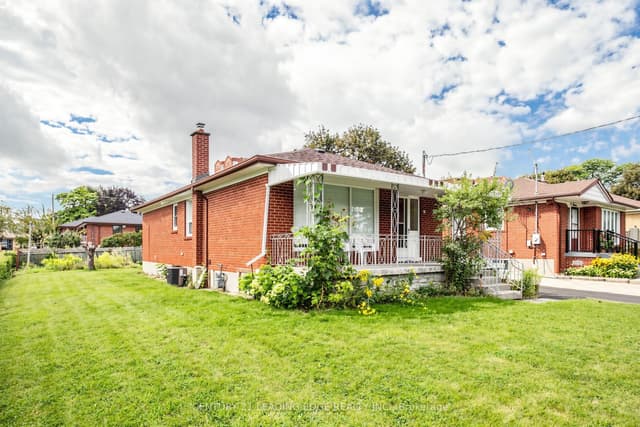 Detached at 15 Maretta Avenue Upper, Toronto, ON M1K 3X8, Toronto E08