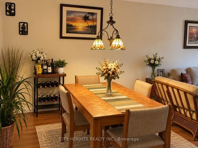 Att/Row/Townhouse at 4222 Dixie Road 27, Mississauga, ON L4W 1M6
