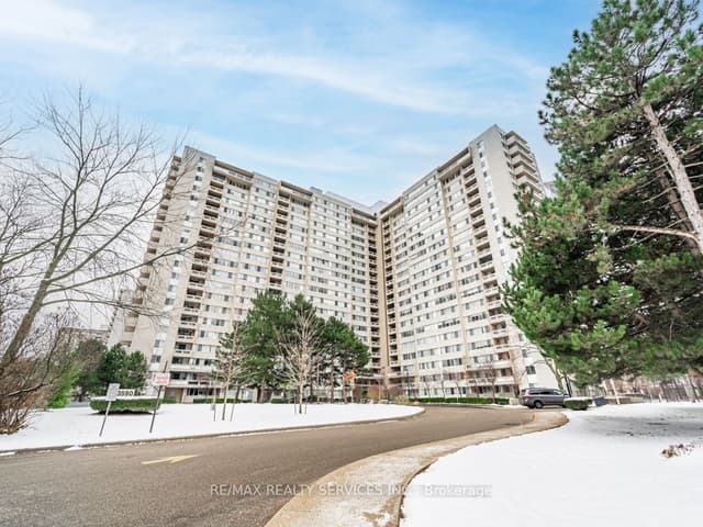 Condo Apartment at 3590 Kaneff Crescent 1108, Mississauga, ON L5A 3X3