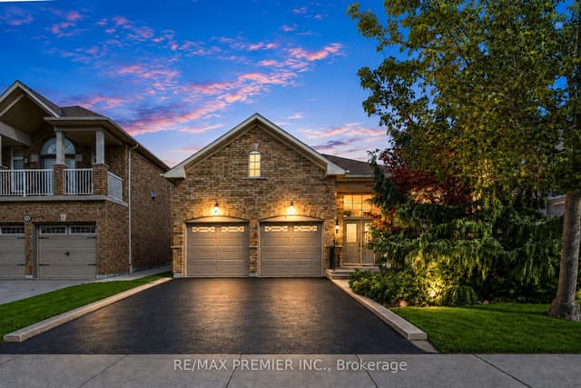 Detached at 146 South Belair Drive, Vaughan, ON L4H 2N5