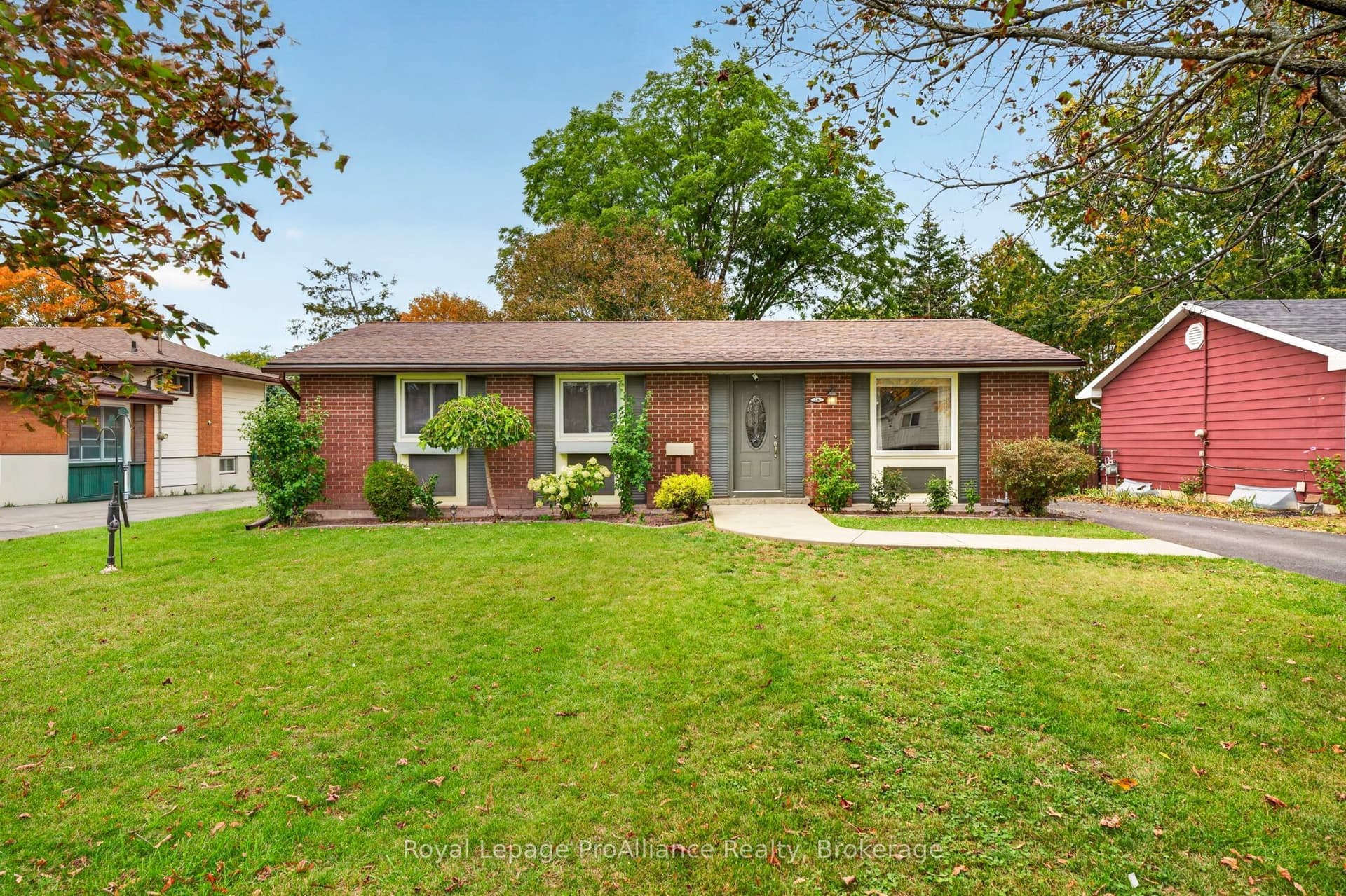 26 Lexington Cres