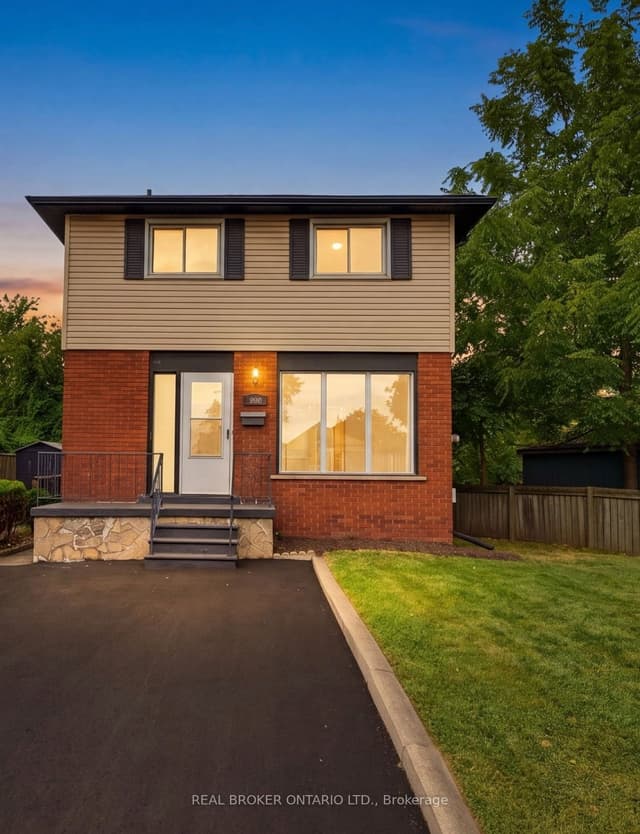 Detached at 805 Tate Avenue, Hamilton, ON L8H 6M1