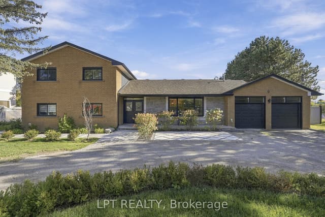Detached at 9 Noblewood Drive, King, ON L0G 1N0