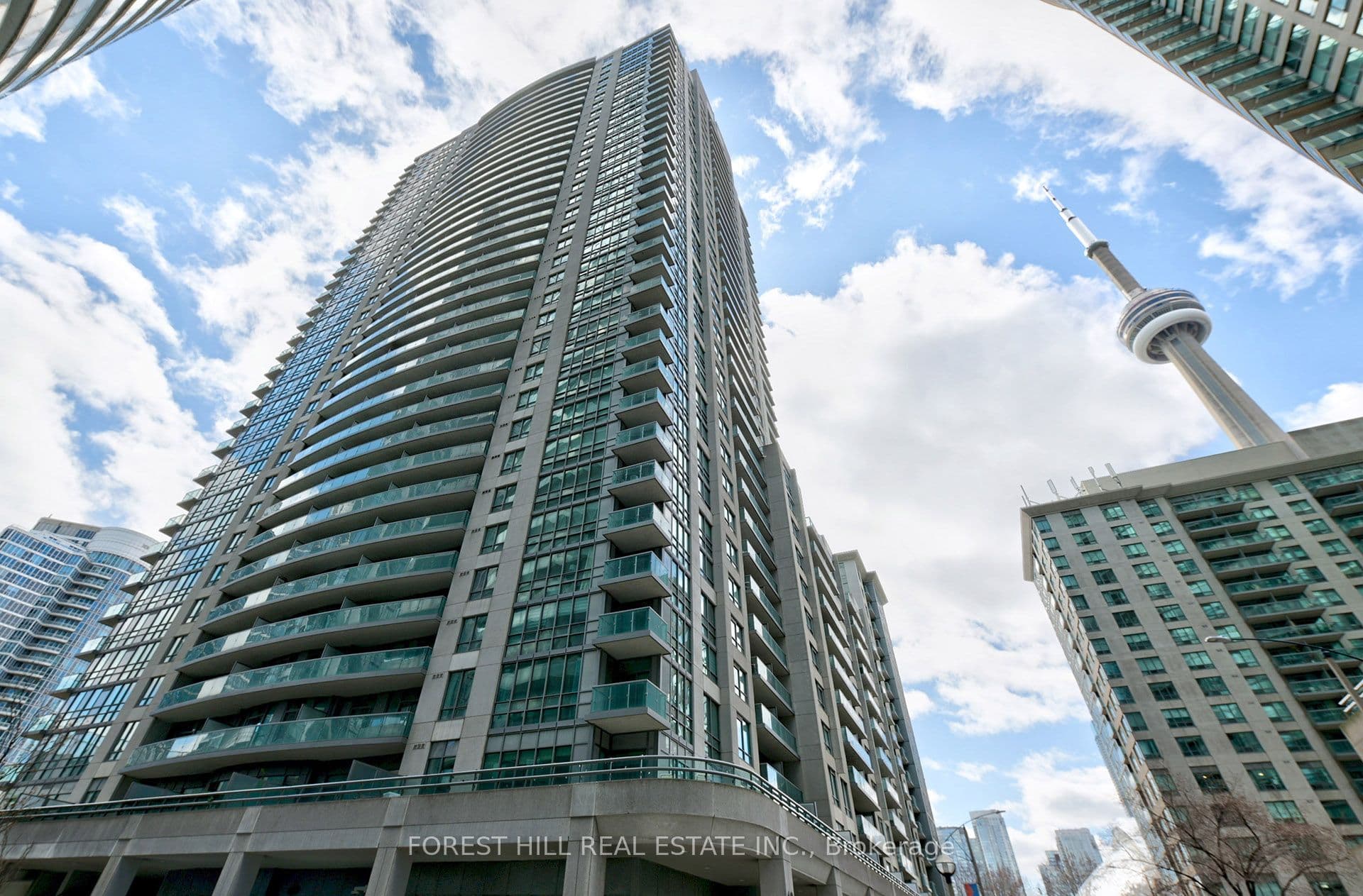 Suite 306 · Floor 3, Unit 306 · 19 Grand Trunk Cres