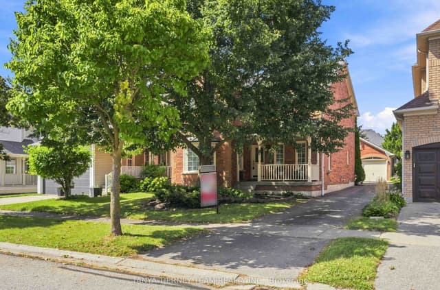 Detached at 36 Zachary Place, Whitby, ON L1M 1E1