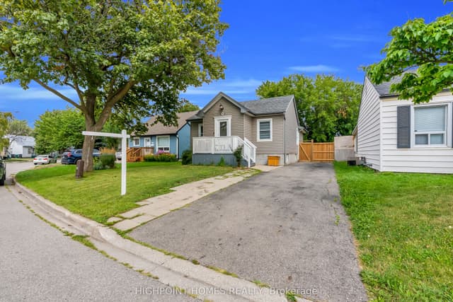 Detached at 3052 Victory Crescent, Mississauga, ON L4T 1L4