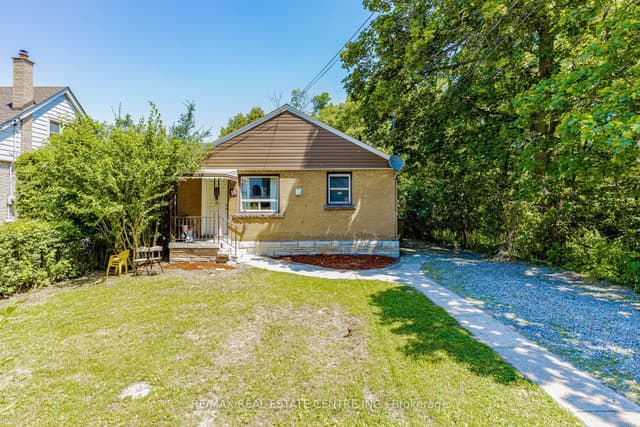 Detached at 16 Ainslie Avenue, Hamilton, ON L8S 2J3
