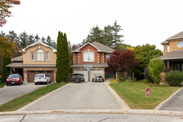 Detached at 18 Napier Court, Whitby, ON L1M 1H1