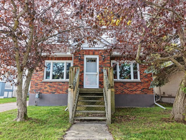 Detached at 941 Main Street W, North Bay, ON P1B 2W2
