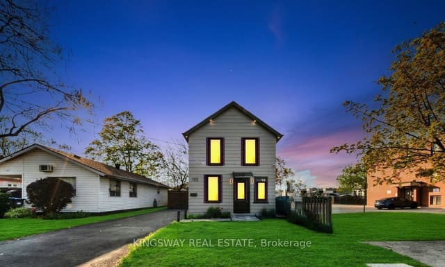 Detached at 195 Randi Road, Mississauga, ON L5A 1V6