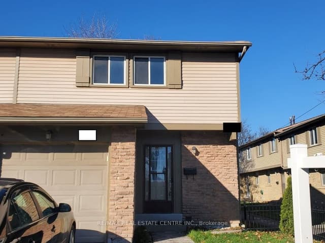 Condo Townhouse at 57 Hansen Road N #20, Brampton, ON L6V 3C6