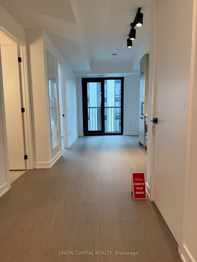 Condo Apartment at 91 Montclair Avenue 2101, Toronto, ON M5P 0B1, Toronto C03