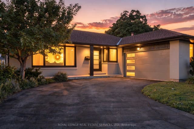 Detached at 16 Oldham Road, Toronto, ON M9A 2B7, Toronto W08