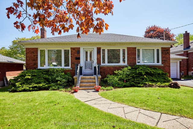 Detached at 3 Kingsmere Crescent, Toronto, ON M1M 3B2, Toronto E08