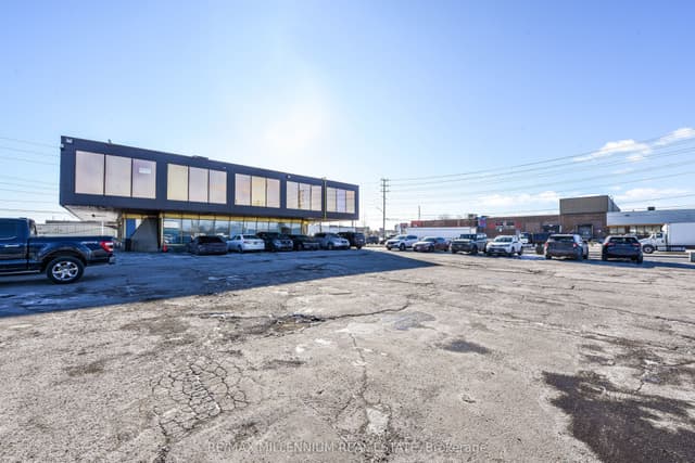 Office at 1300 E Steeles Avenue E 107/108, Brampton, ON L6T 1A2