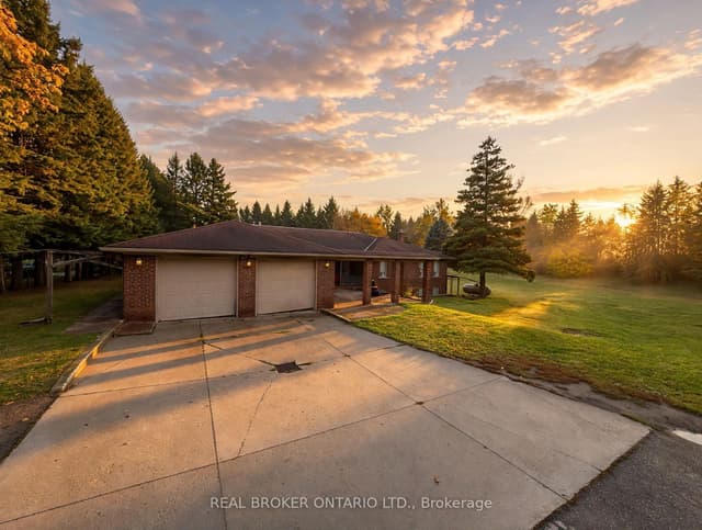 Detached at 2955 16th Side Road, King, ON L7B 1A3