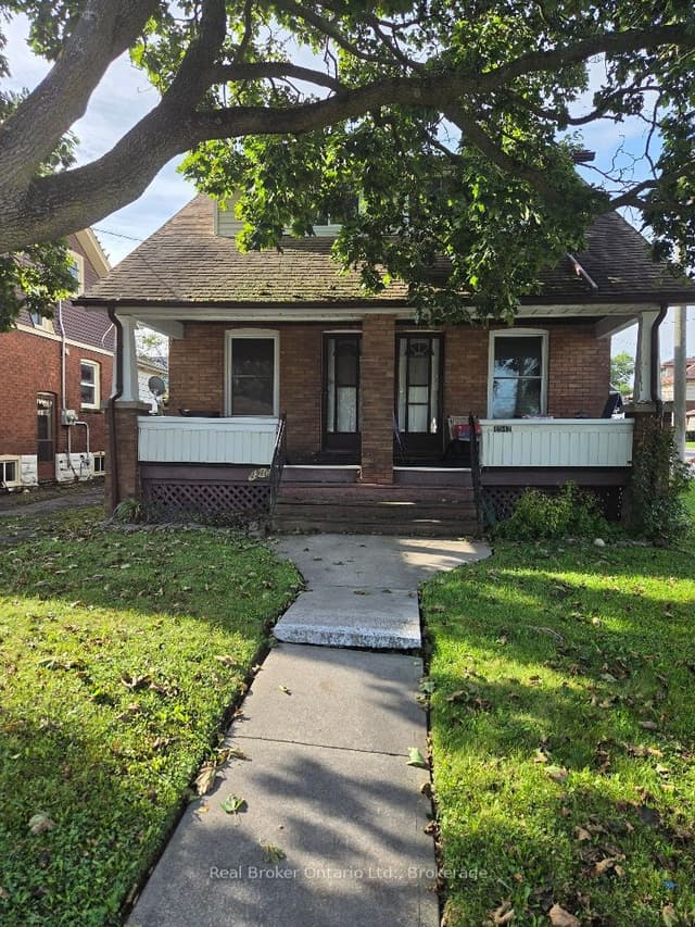 Semi-Detached at 4940 Armoury Street, Niagara Falls, ON L2E 1T1