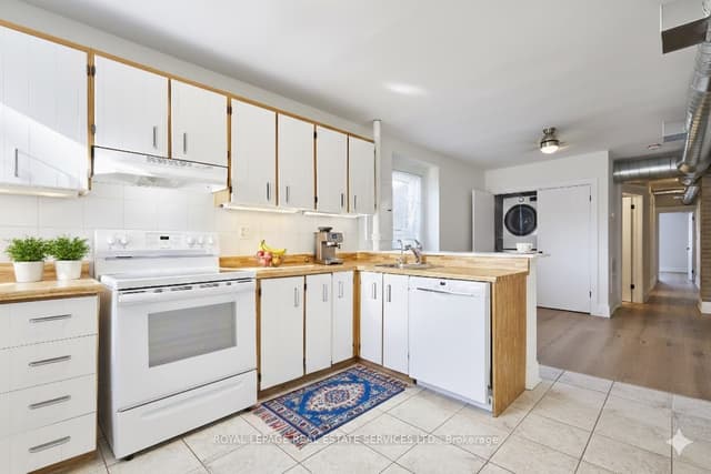 Store W Apt/Office at 927 Kingston Road 2nd Floor, Toronto, ON M4E 1S6, Toronto E02
