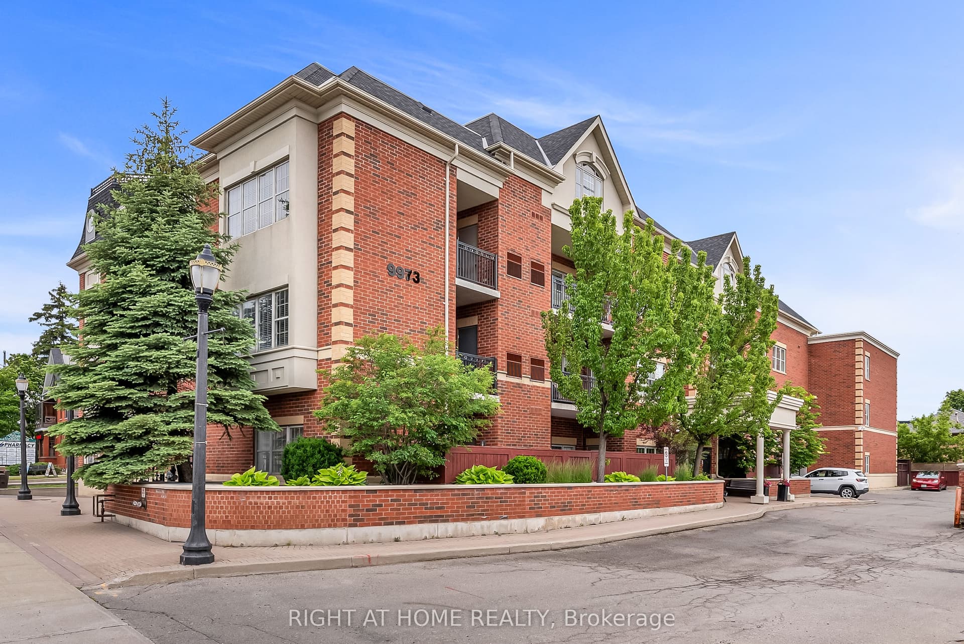 Suite 206 · Floor 2, Unit 206 · 9973 Keele St