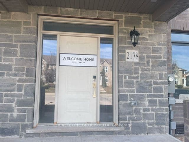 Att/Row/Townhouse at 2178 Postmaster Drive, Oakville, ON L6M 3X1