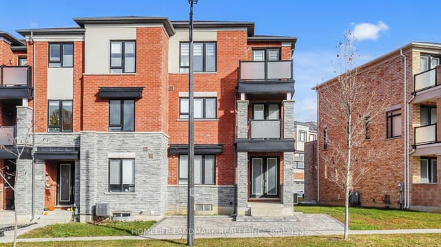 Att/Row/Townhouse at 393 William Graham Drive, Aurora, ON L4G 0Z9