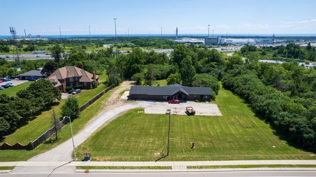 Office at 2078 Upper Middle Road E, Oakville, ON L6H 7G5