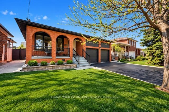 Detached at 19 Hamer Boulevard, Toronto, ON M9R 4A8, Toronto W09