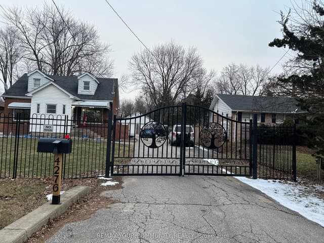 Detached at 4276 Howard Avenue, Windsor, ON N9G 1P3