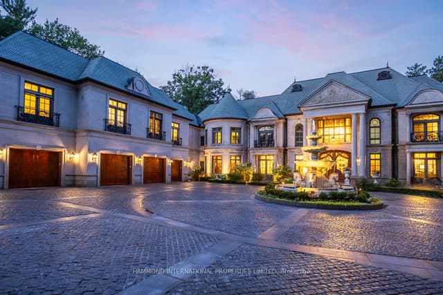 Detached at 33 Forest Ridge Road, Richmond Hill, ON L4E 3L8